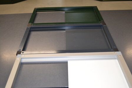 doorvliegluik 44 x 24 cm zwart