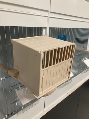 voorhangnest met vast nestje