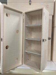 Transportkooi met deksel 4 vakken smal Transportkooi met deksel 4 vakken smal