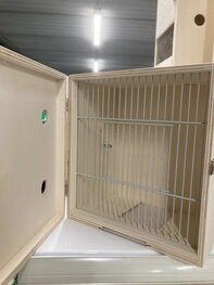 Transportkooi met deksel en uitlaat 1 vaks Transportkooi met deksel en uitlaat 1 vaks